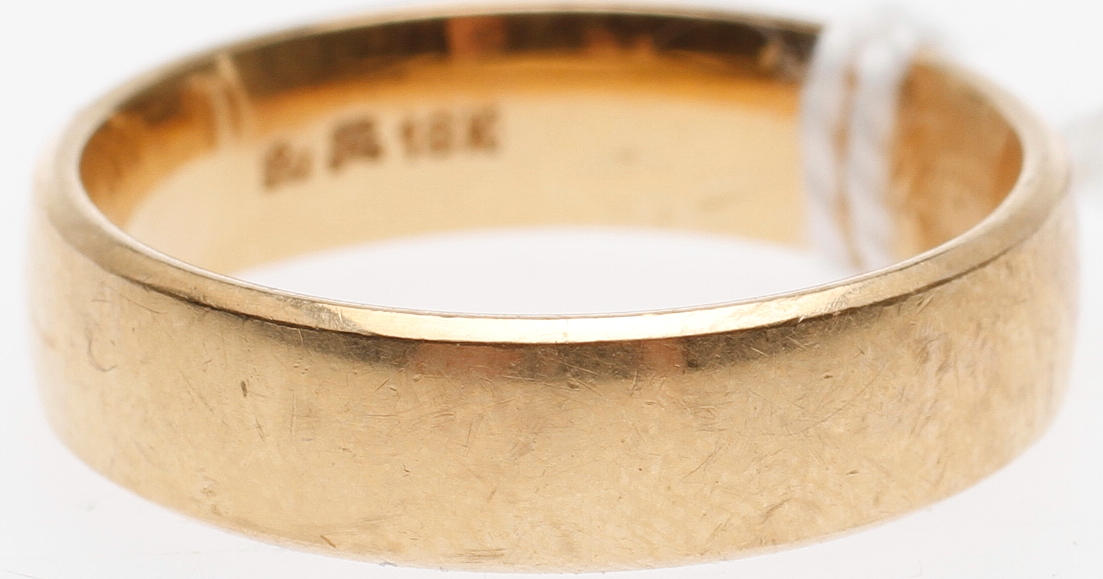 RING, 18k guld, vikt ca 7,6 gram.