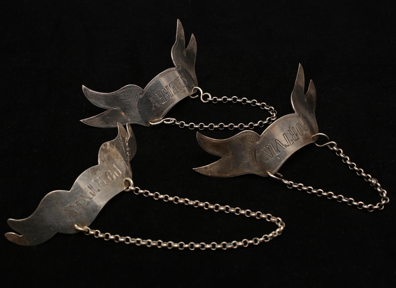 KARAFFSKYLTAR, 3 st, silver, "Portvin och Sherry".