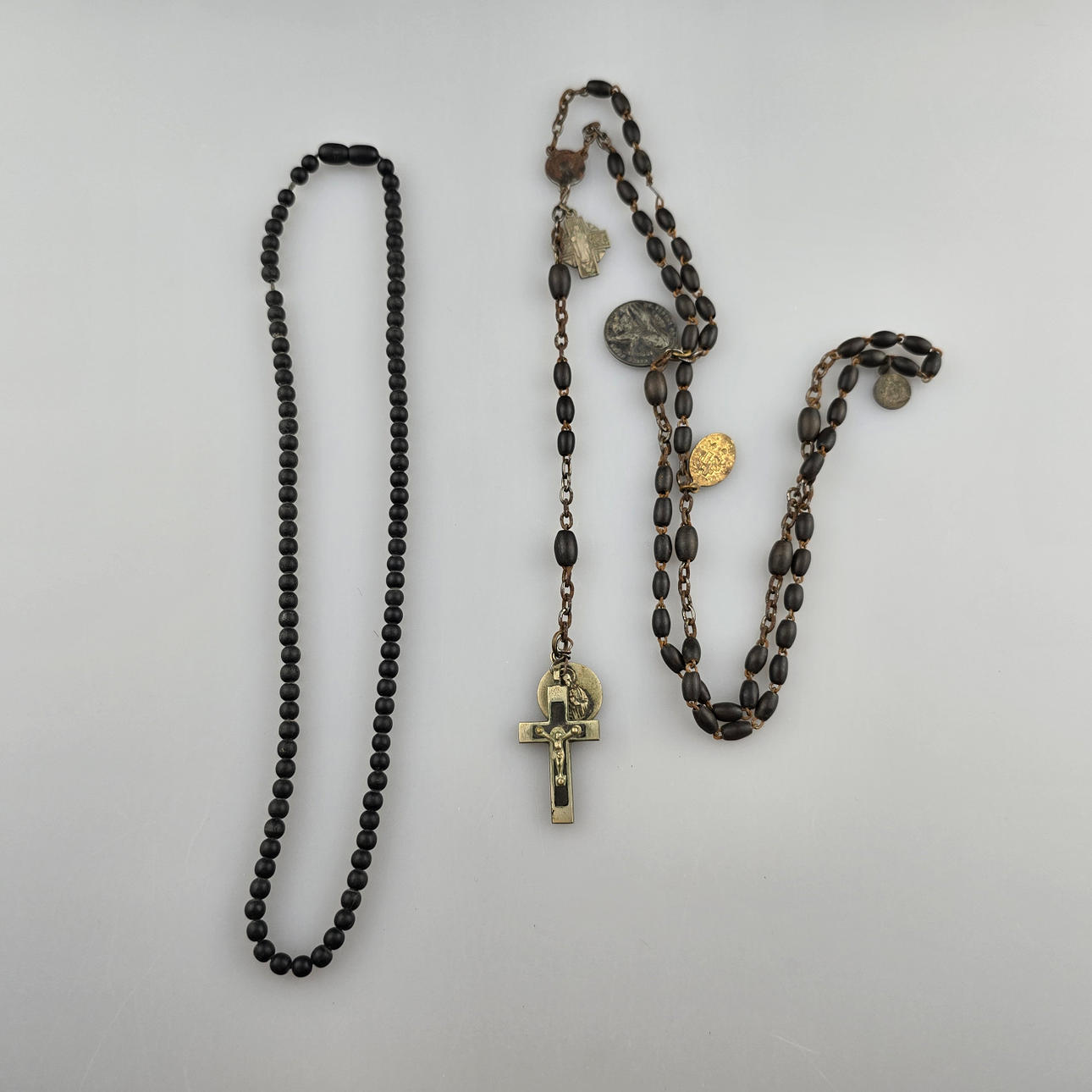 - GAGAT-TRAUERKETTE & ROSENKRANZ.