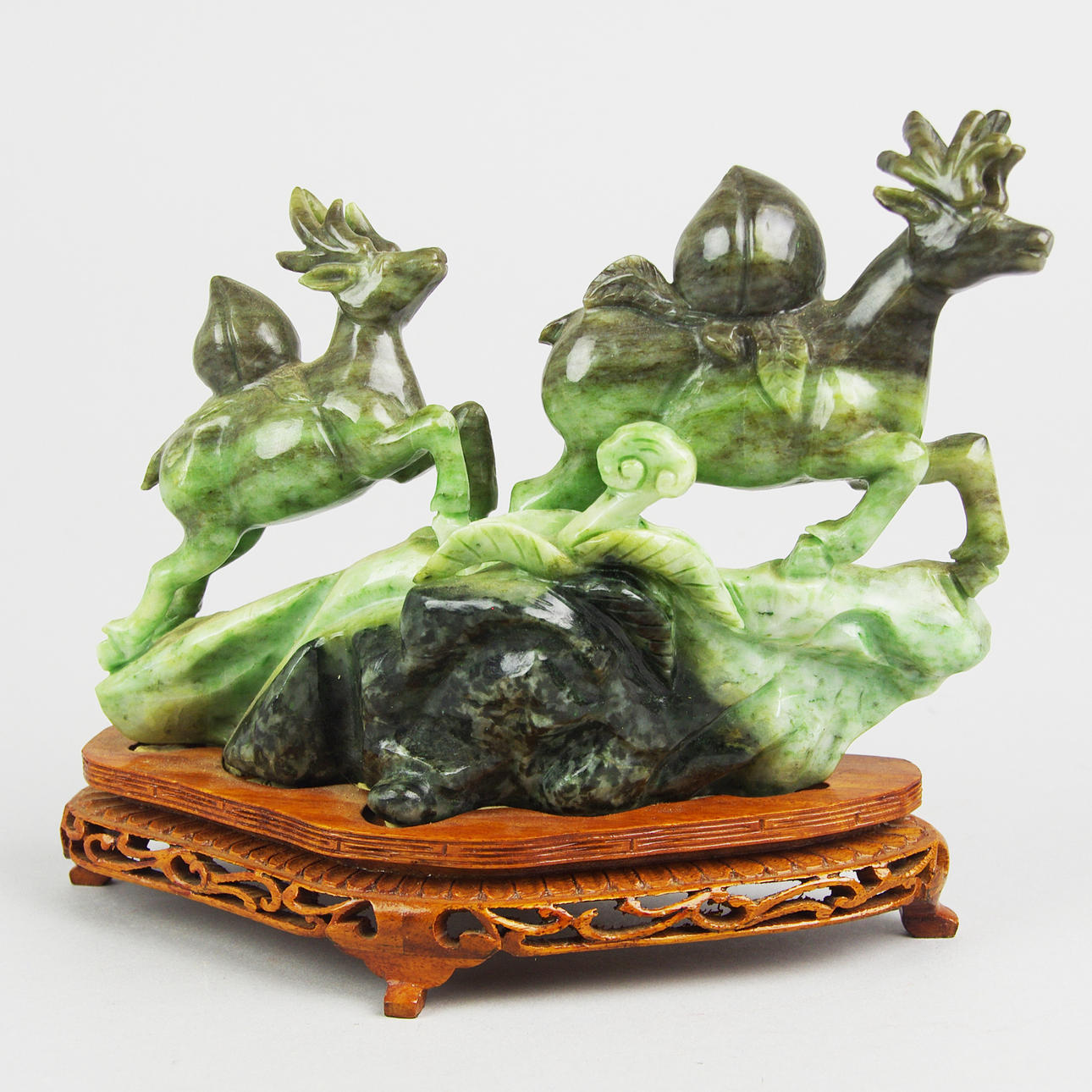 SKULPTUR, hjortar, Kina, jade, 1900-tal.