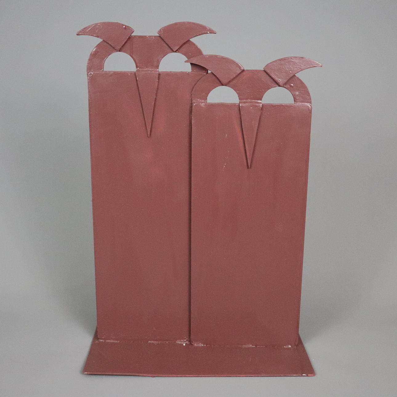 CAMUS, PAUL. - par ugglor, stålföremål, målade bruna.