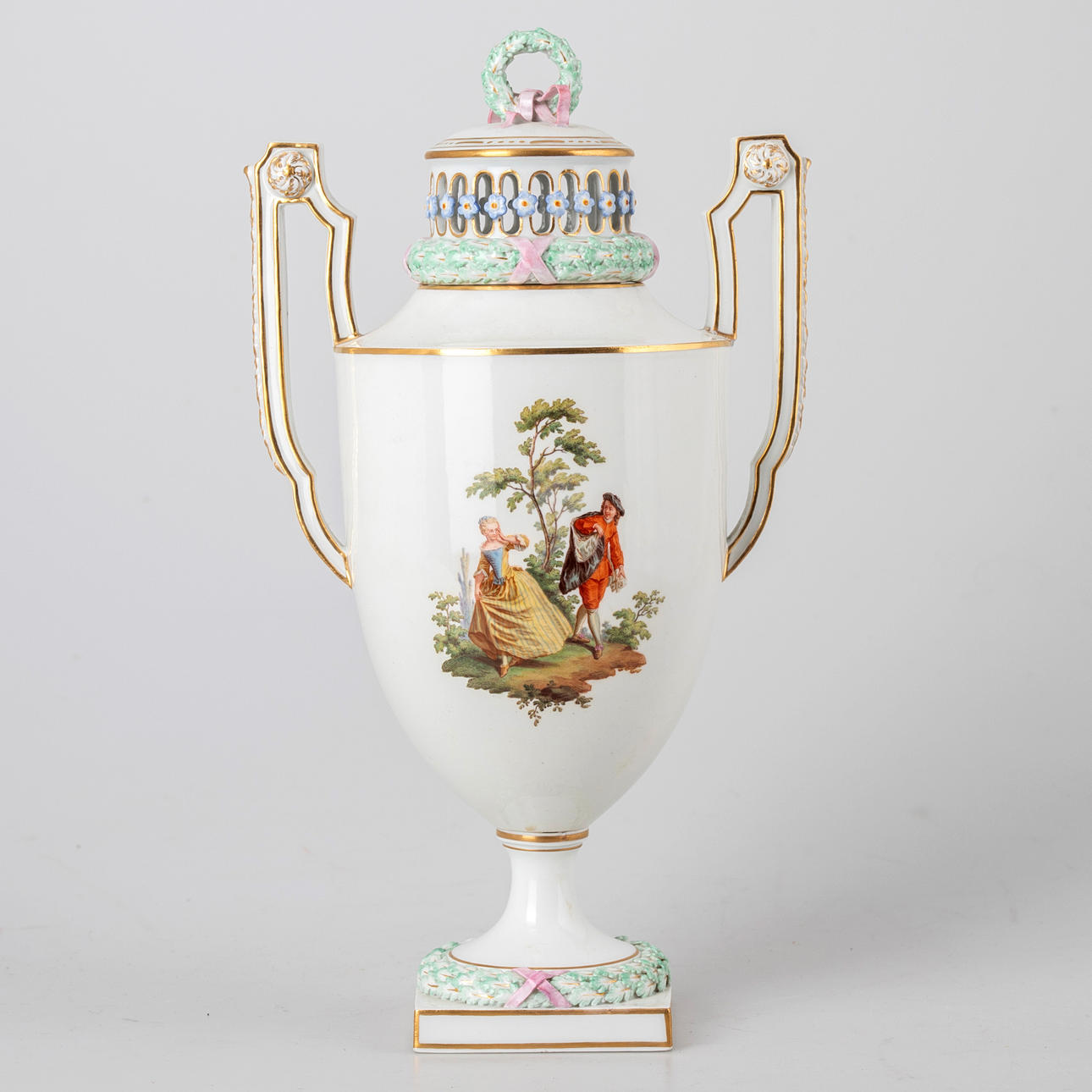 MEISSEN. Deckelvase, 1850-1942.