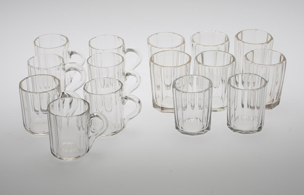 GLASSERVISDELAR, 3+4+6+2 st, 1800-talets slut.