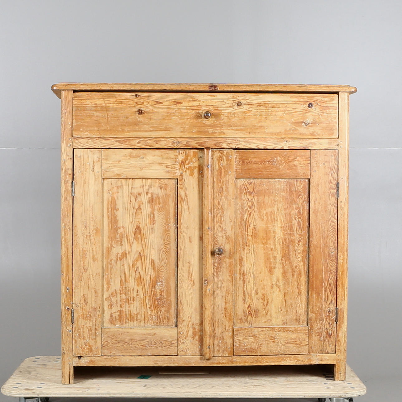 SKÅP, trä, avlutat, 18/1900-tal.