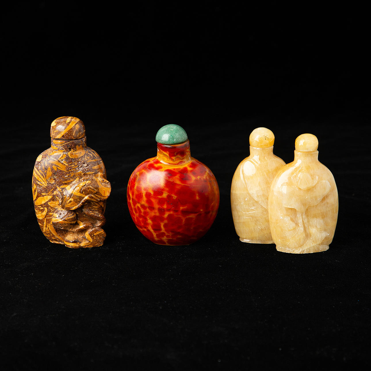 A set of 3 Chinese snuff bottles.