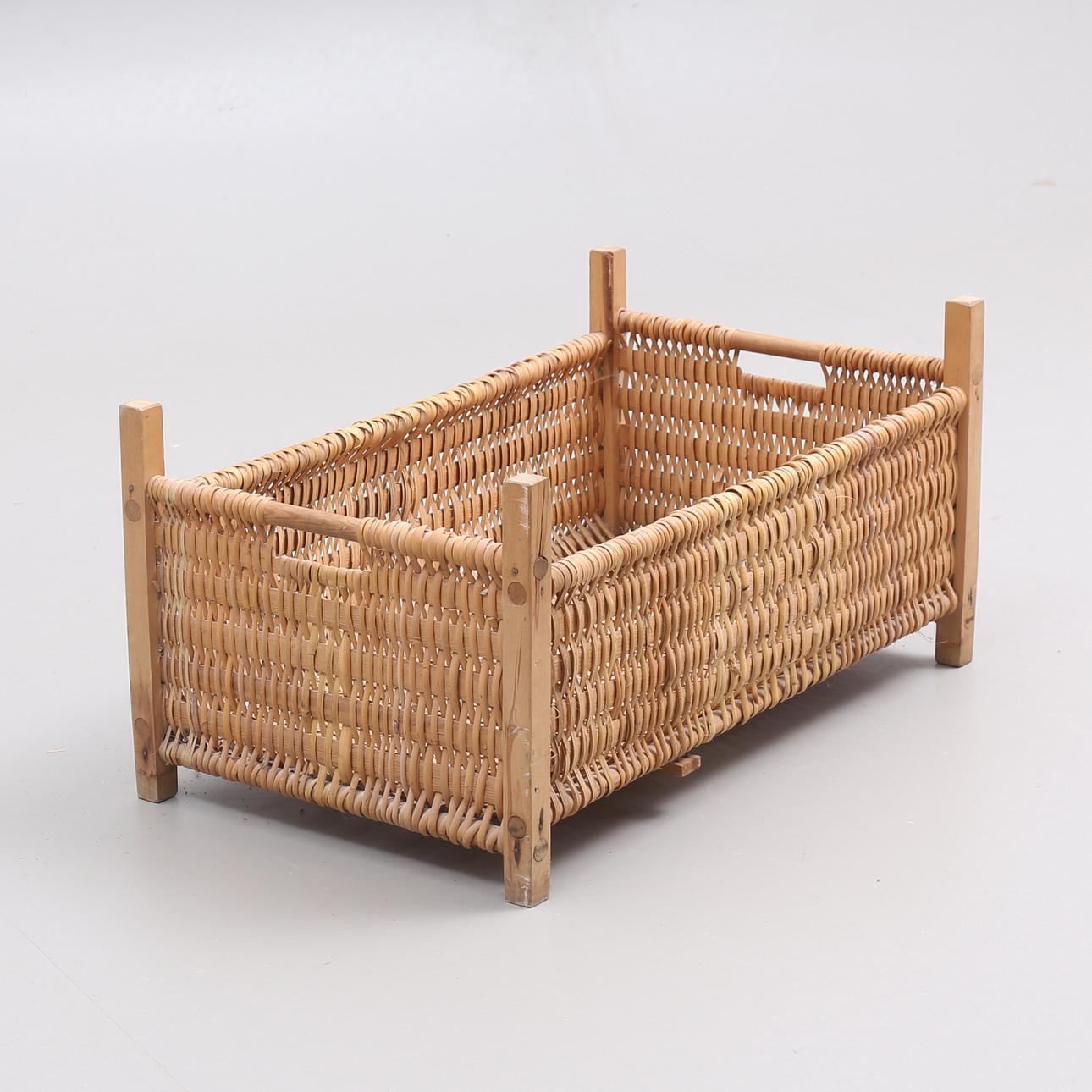 TVÄTTKORG, trä/spån, 1900-tal.