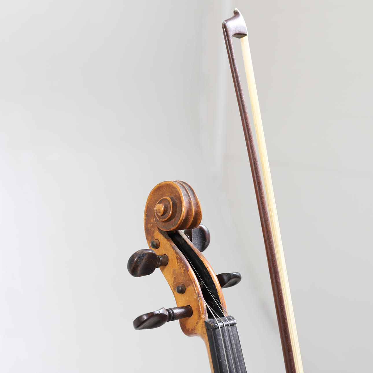 Violin, marked Nicolaus Amatus fecit in Cremona 1680, 18th/20th