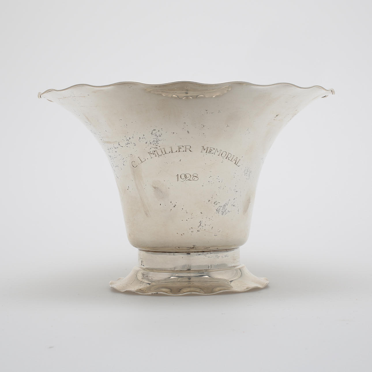 SKÅL, silver, CG Hallberg 1928, "C.L. Müller Memorial 1928", vikt 478,33 gram.