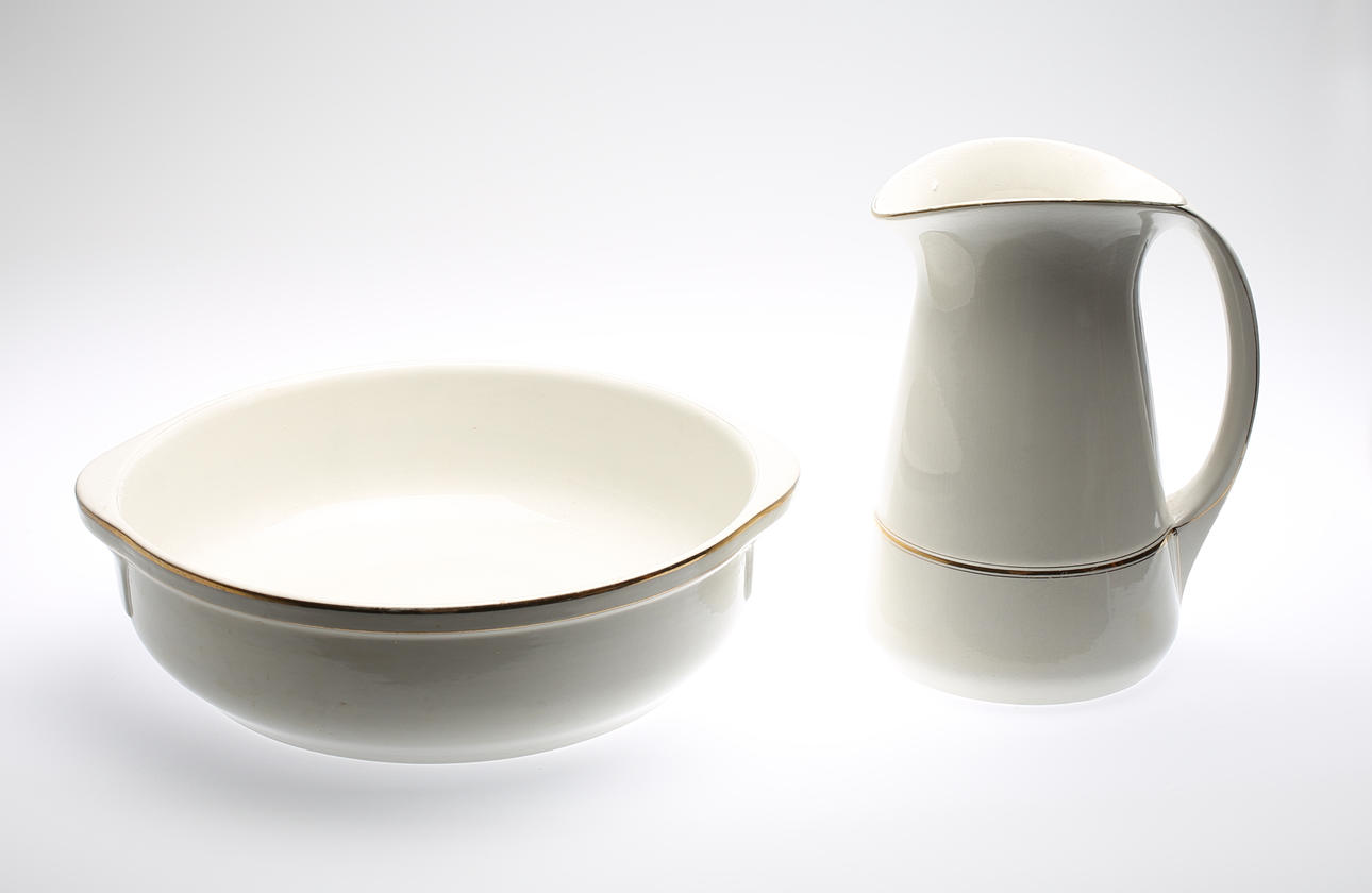 TVÄTTSERVIS, 2 delar, flintgods, Göteborg, 1900-talets början.