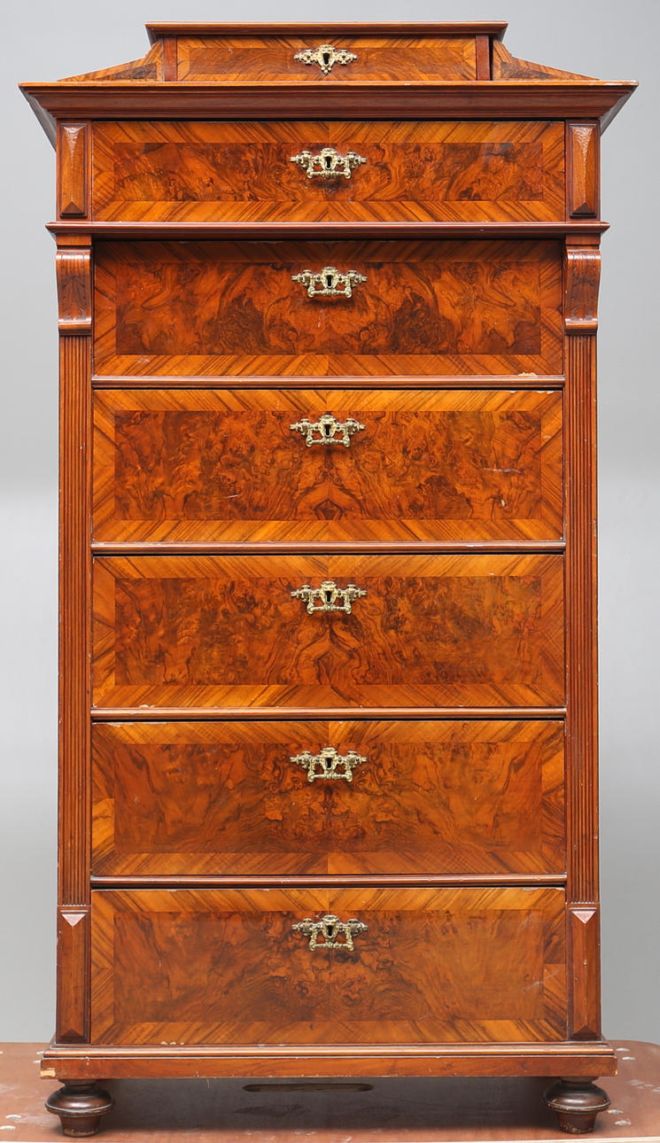 HERRBYRÅ, nyrenässans, 1800-talets andra del.