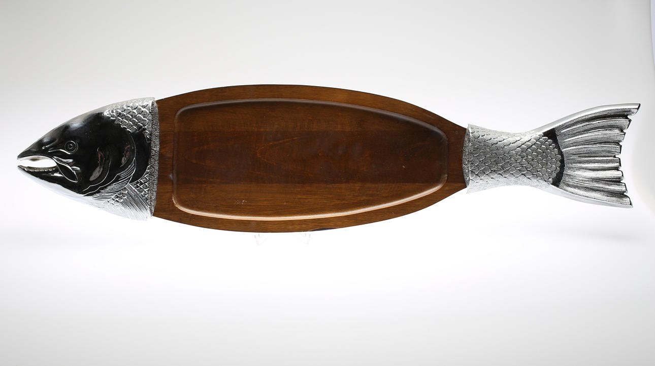 FISKFAT / SKÄRBRÄDE, trä samt vitmetall, 1900-talets slut.