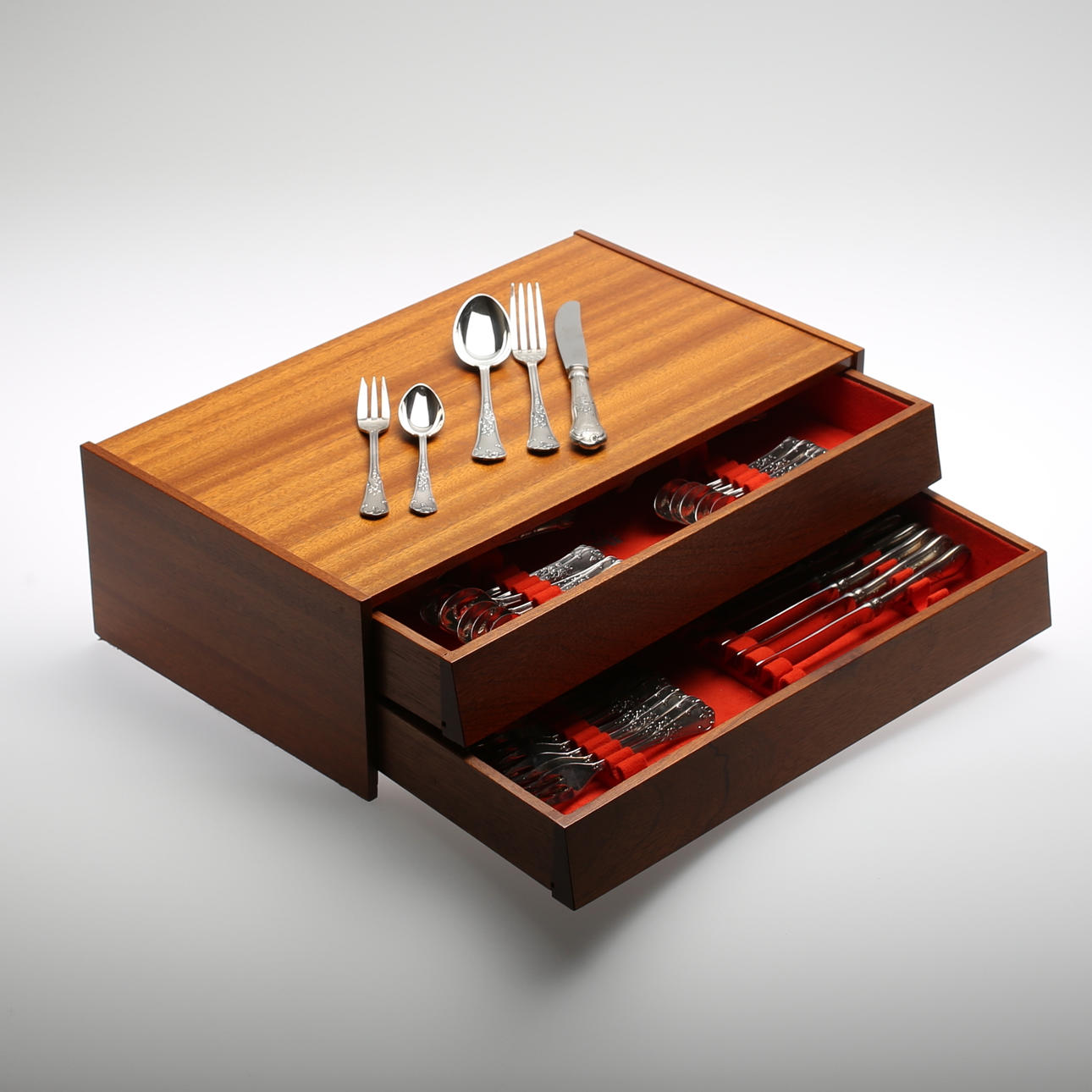 BESTICKSSCHATULL MED BESTICKSUPPSÄTTNING, 60 delar, teak och nysilver, WMF,Württembergische Metallwarenfabrik, 1900-talets mitt.