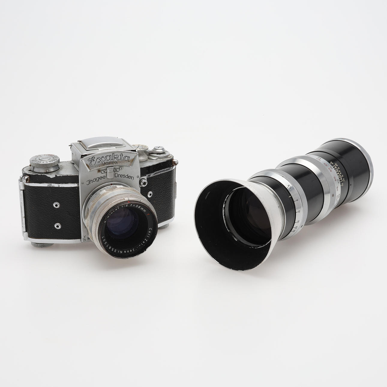 CAMERA WITH 2 PARTS OPTICS, Exakta “Varex”, Carl Zeiss Biotar 58