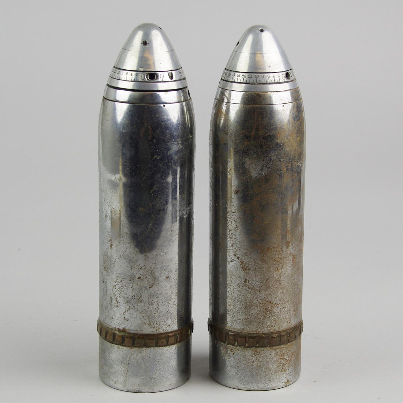 GRANATER, 2 stycken, ej apterade.