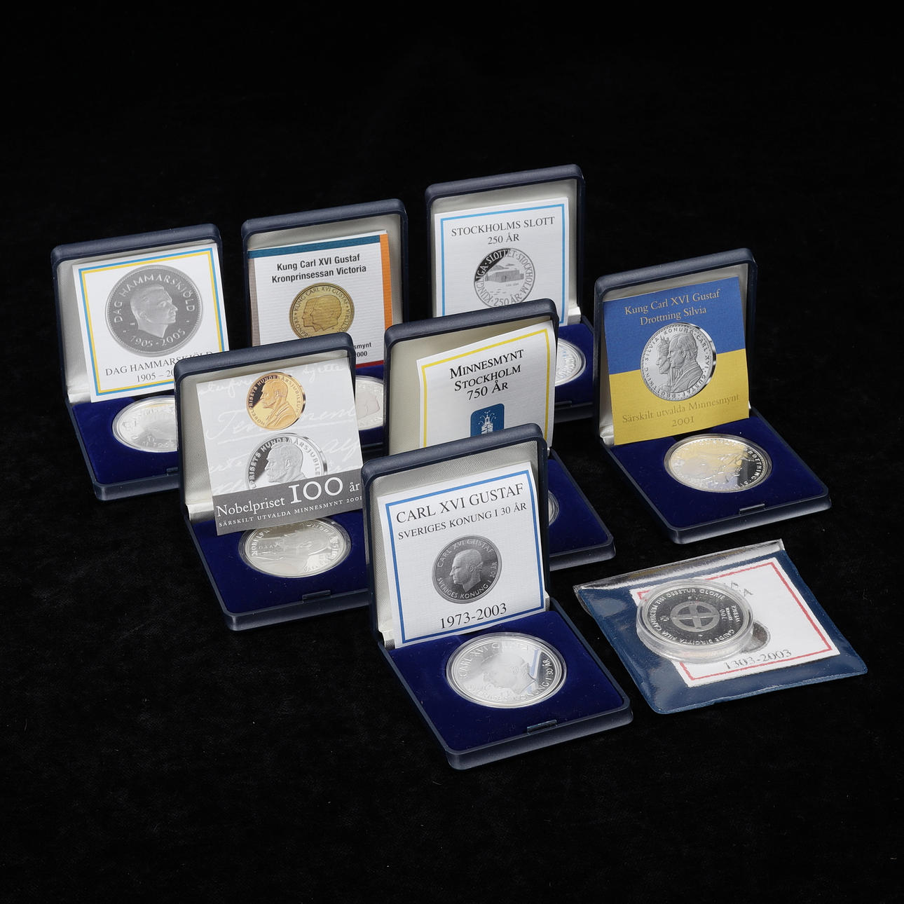 SAMLARMYNT, 8 st, silver, totalvikt 216 gram.