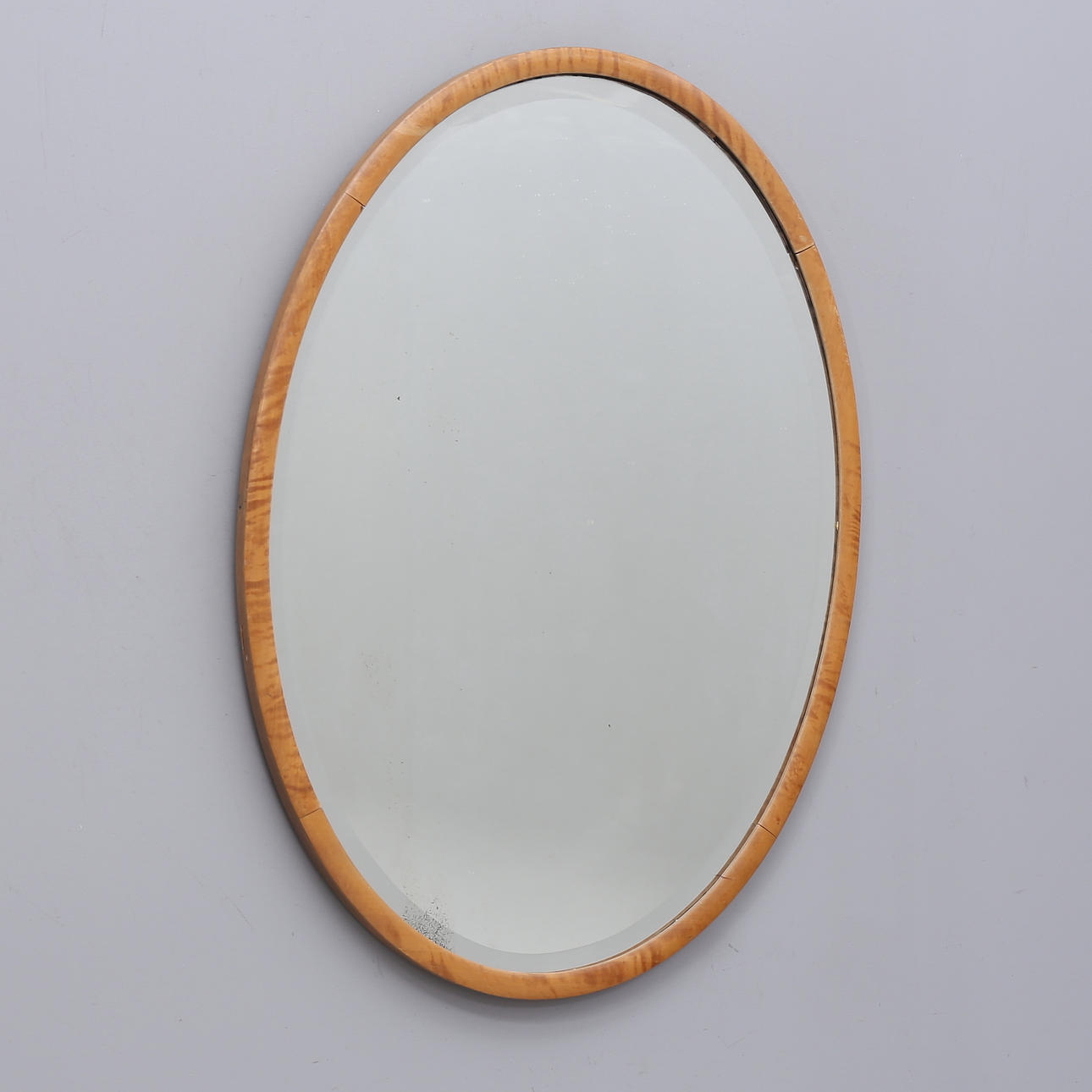 SPEGEL, oval träram, 1900-tal.