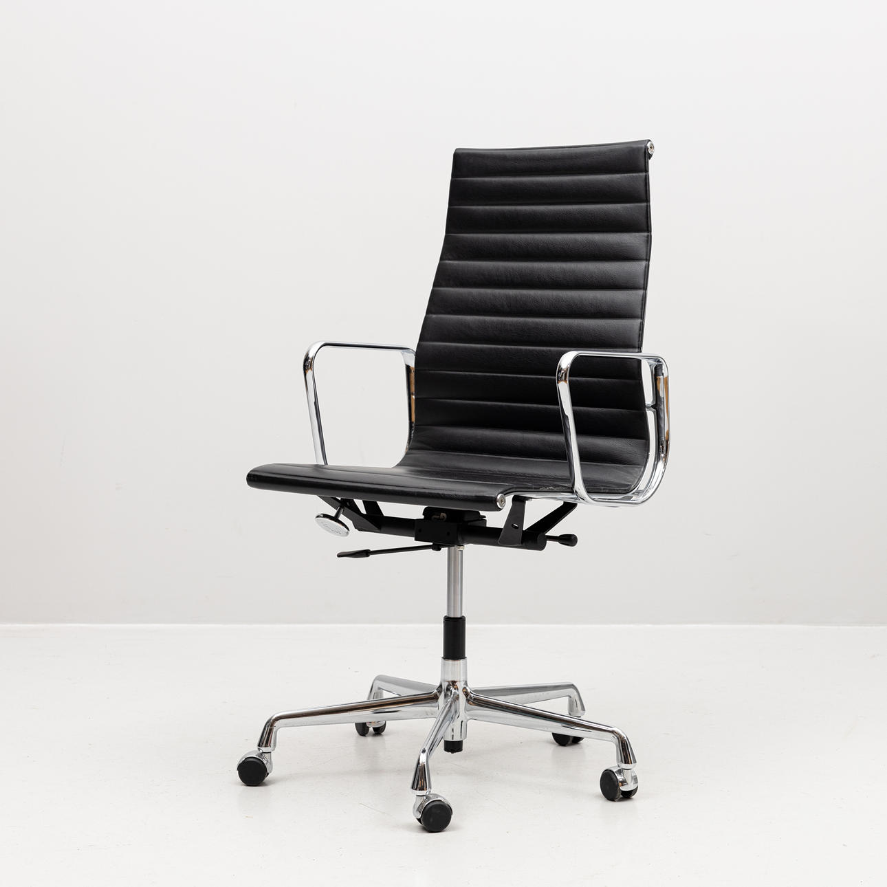 CHARLES & RAY EAMES. Office chair, EA 119, label marked, Vitra, designed 1958, contemporary.