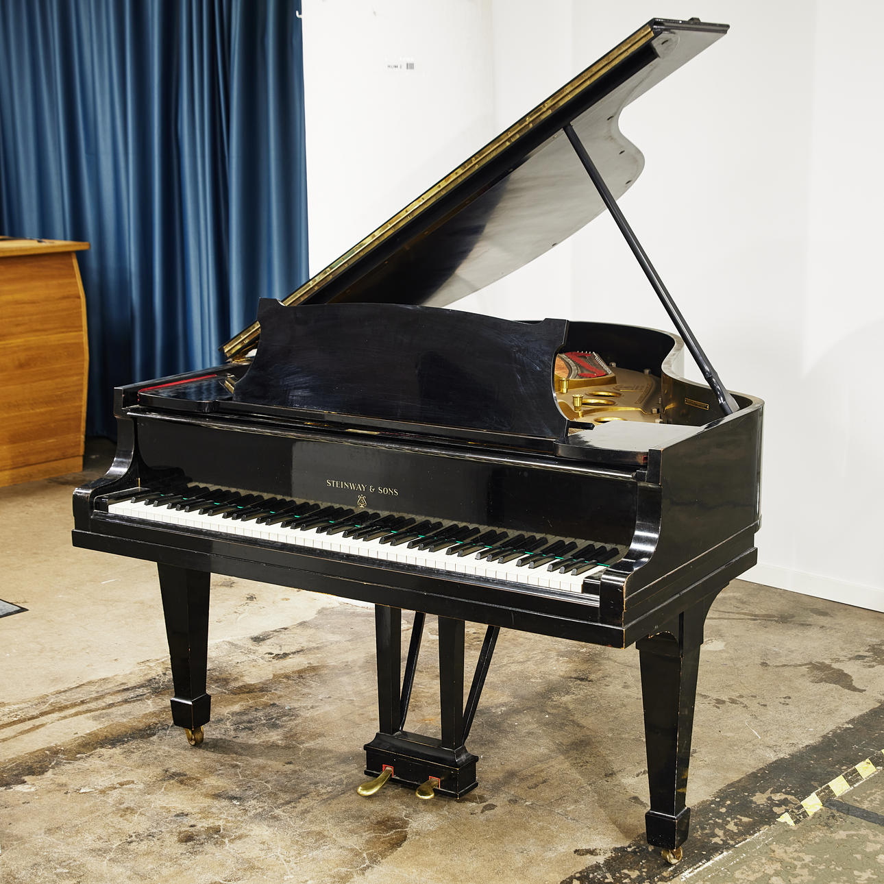 STEINWAY & SONS Baby flygel, omkring 1925.