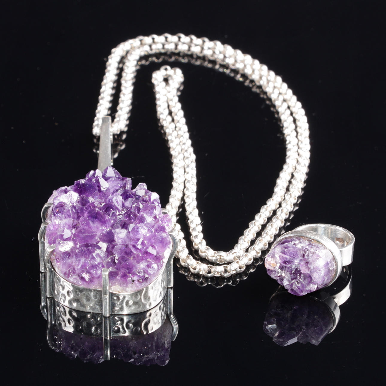 HÄNGE, samt ring, sterlingsilver samt ametister.