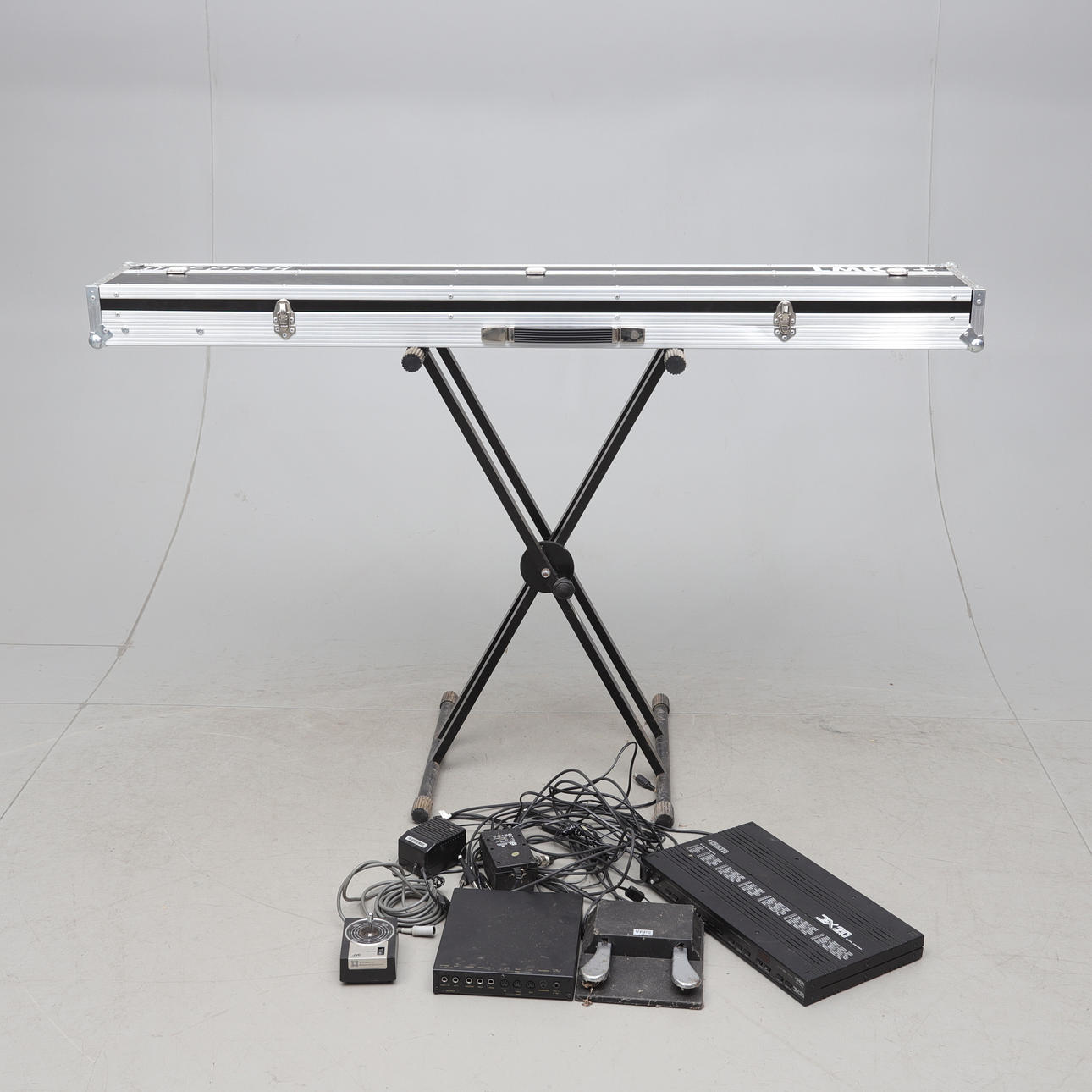 DOEPFER, master keyboard, model “LMK4+”.