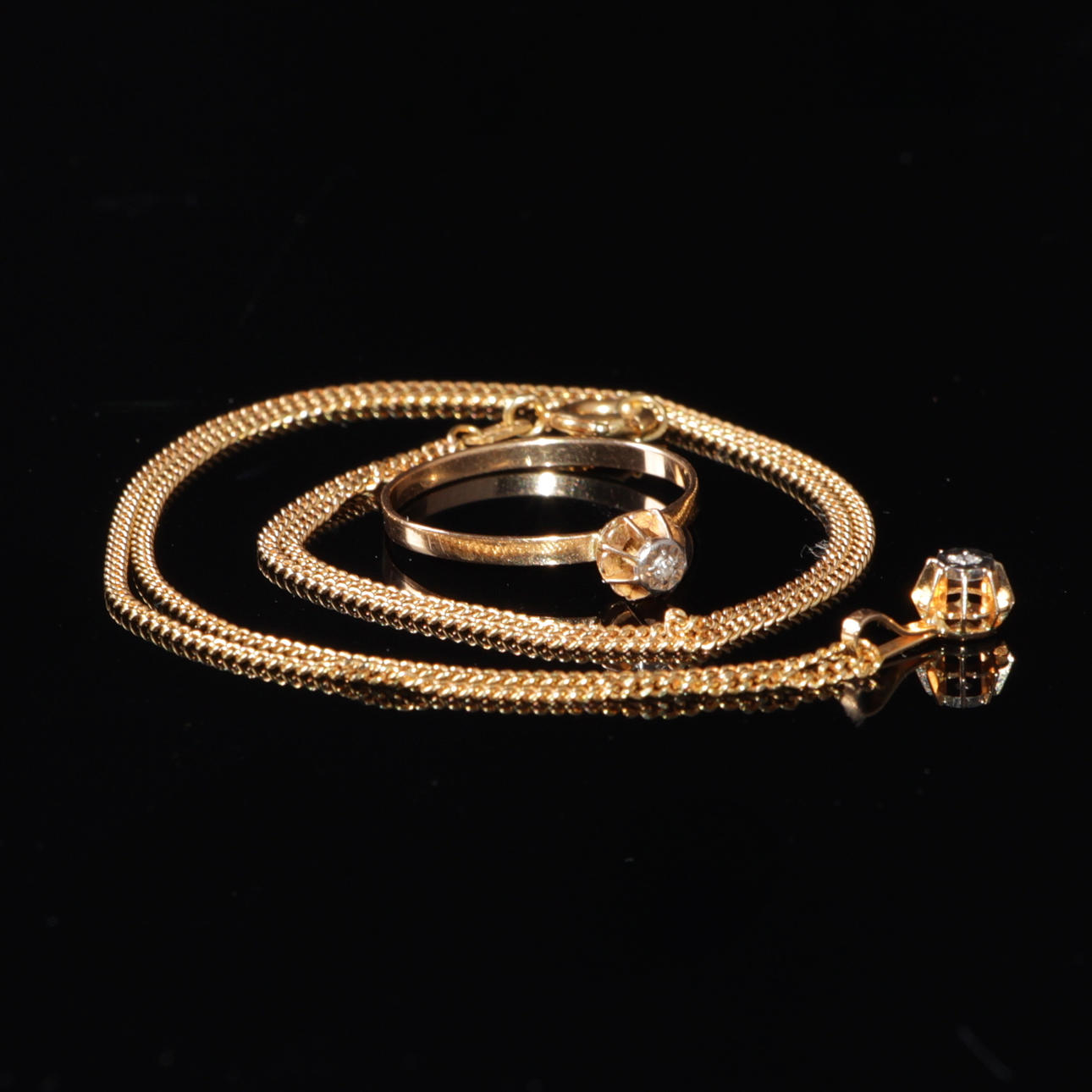 GARNITYR 2 delar, 18k guld med diamanter, GFAB, 1900/2000-tal.