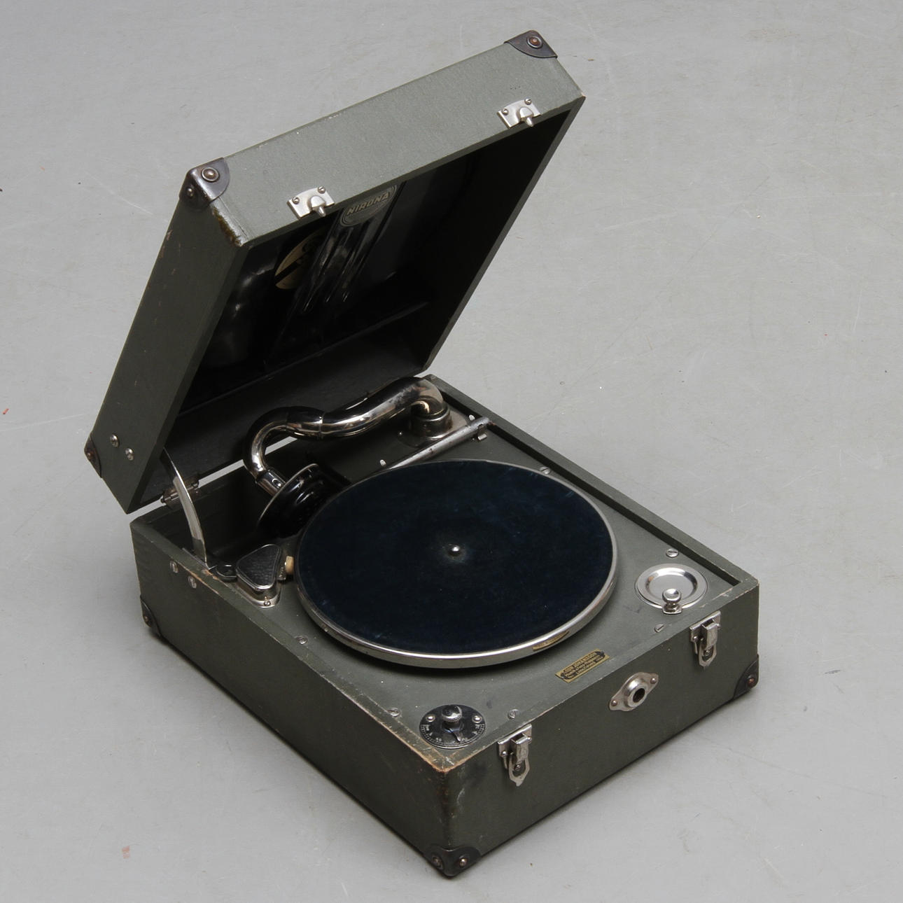 RESEGRAMMOFON, Nirona.