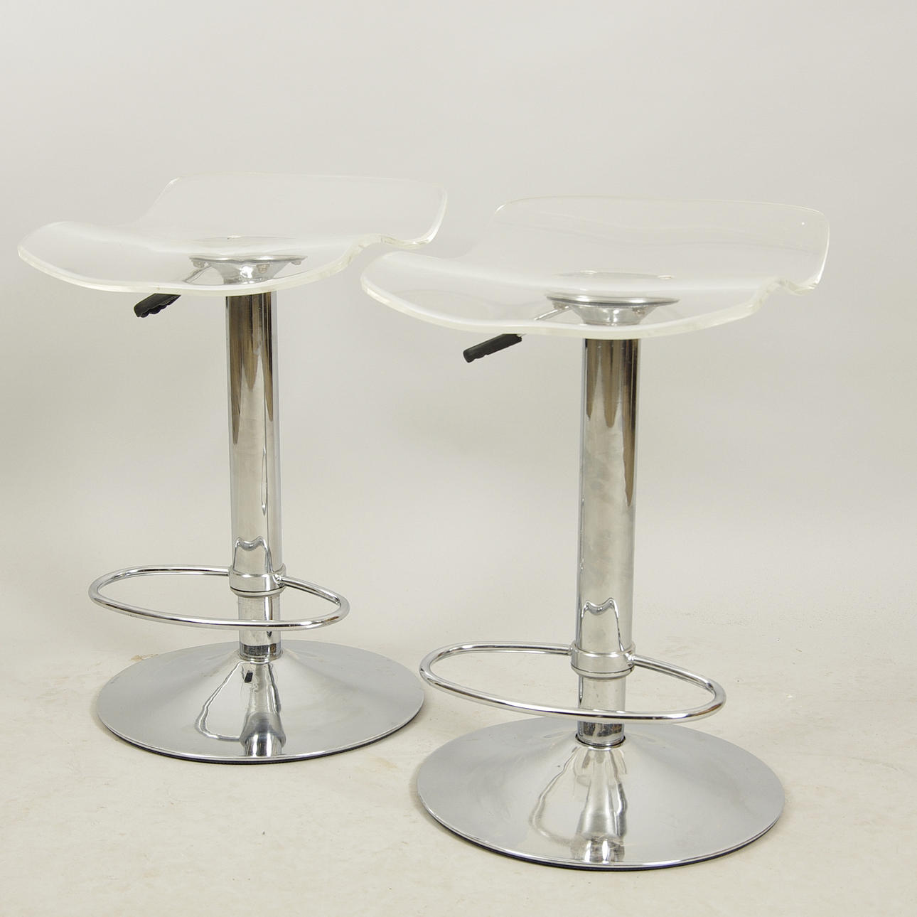 BARSTOLAR, 1 par, plast/kromunderrede, sent 1900-tal.