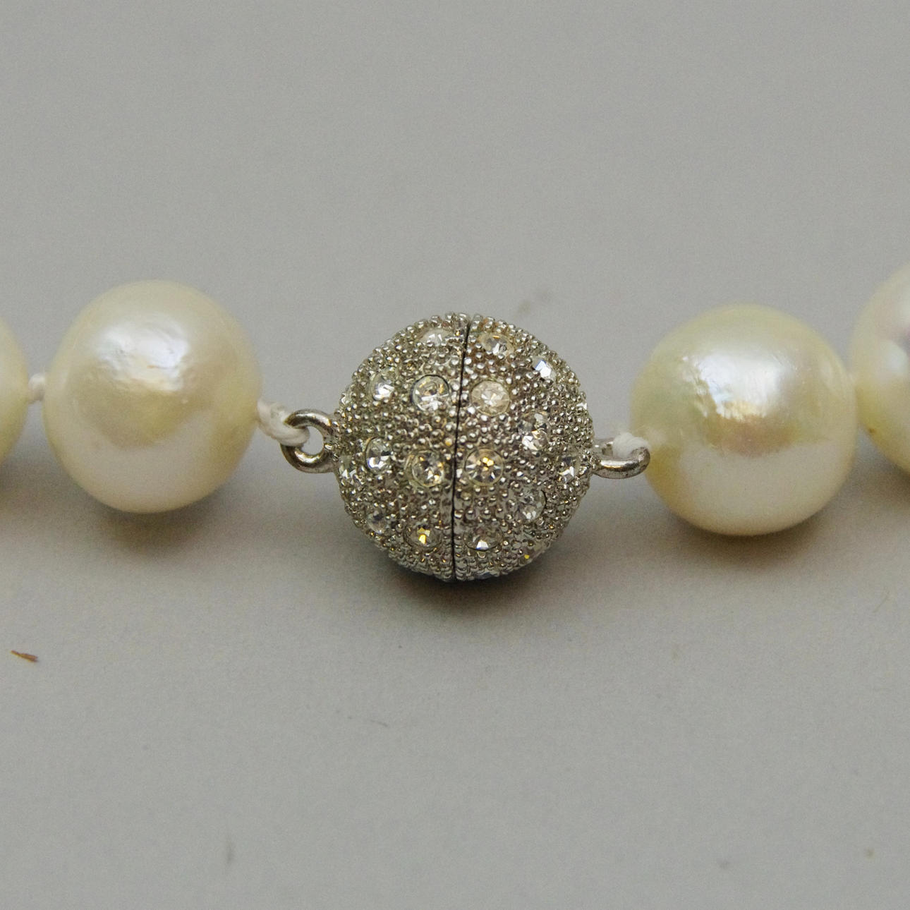 COLLIER, mallorcapärlor, diameter ca 13 mm.