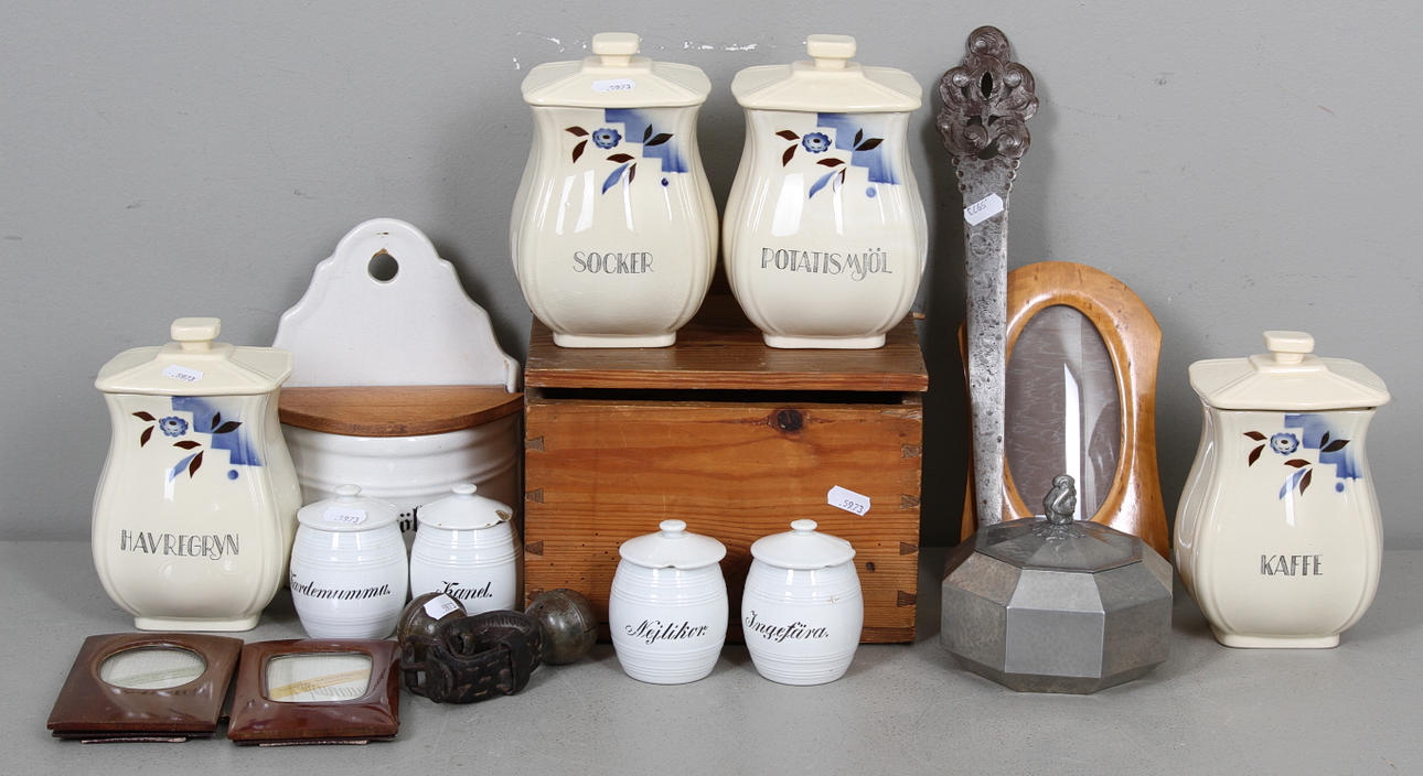 PARTI DIVERSE, porslin, ramar, med mera.