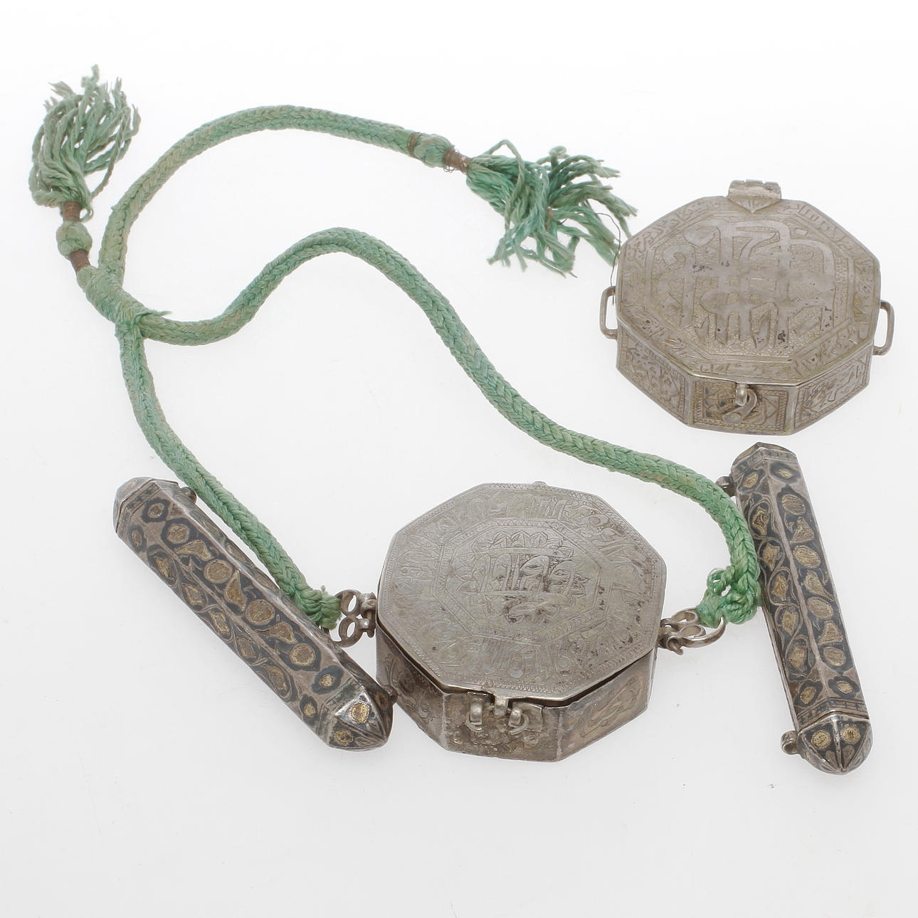 TALISMANER 4 delar, silver, för miniatyr-Koran och islamsk skrift, Persien, troligen 1800-tal.