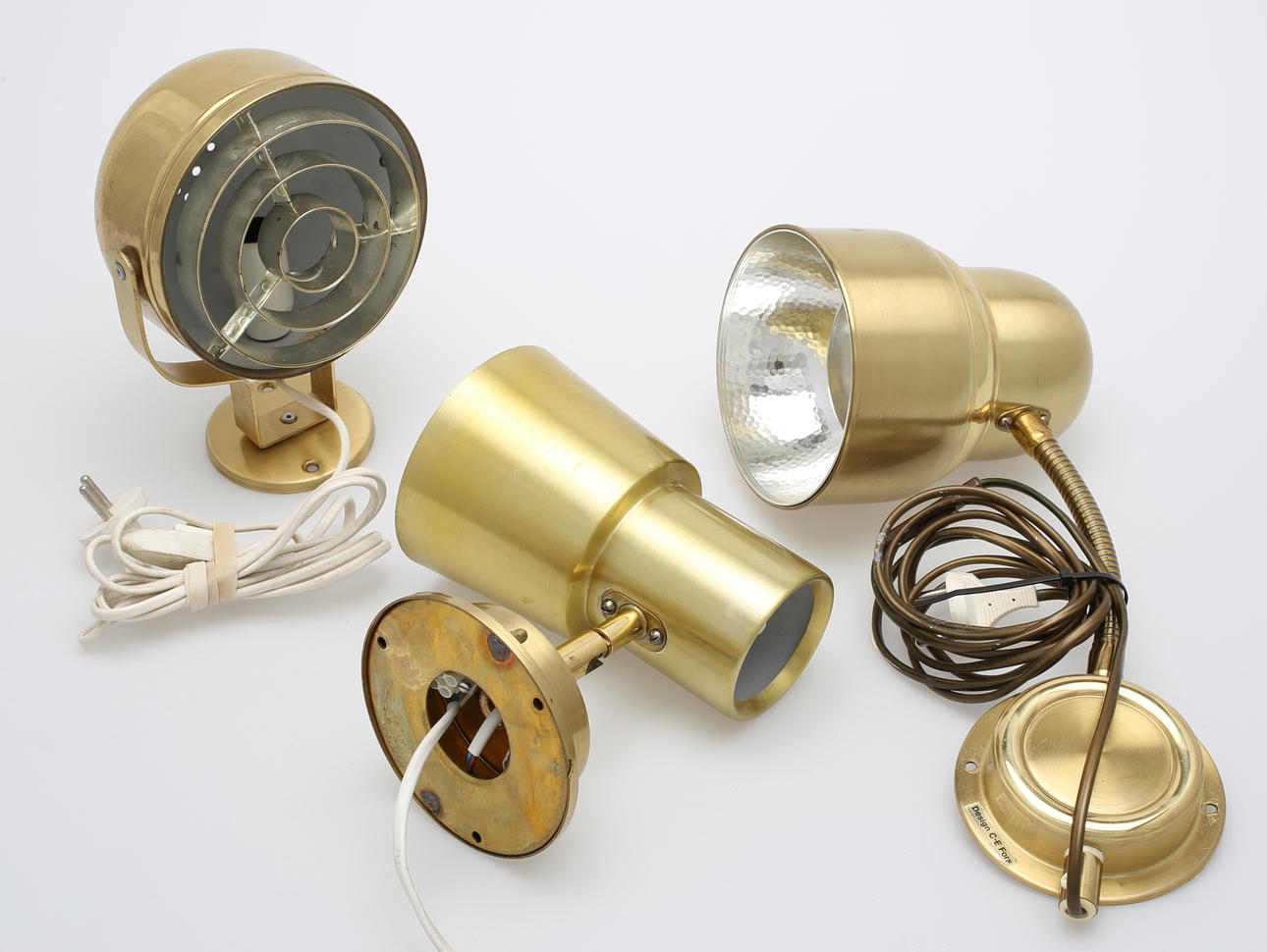 VÄGGLAMPOR, 3 st, mässing och gulmetall, Örsjö och EWÅ.