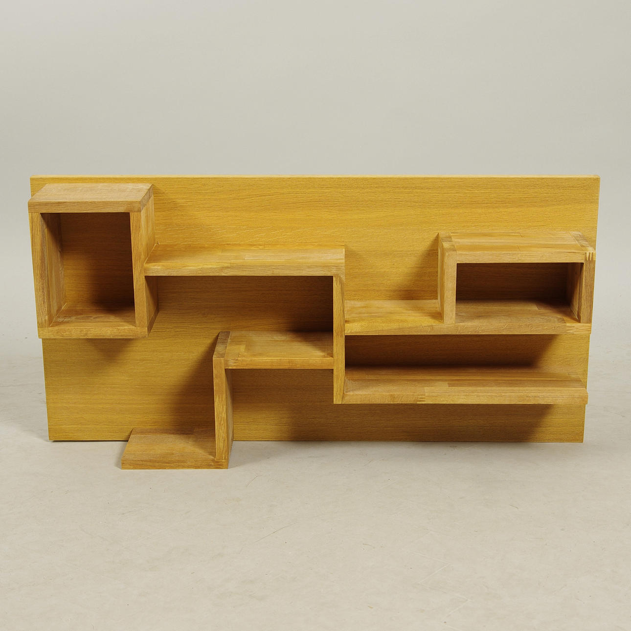 VÄGGHYLLA, oljad ek, "Plate".