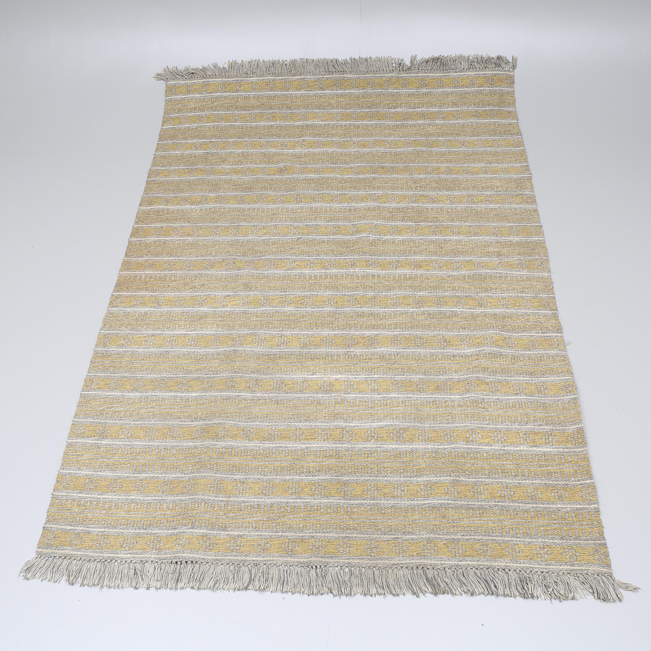 MATTA, röllakan, 230 x 162 cm.