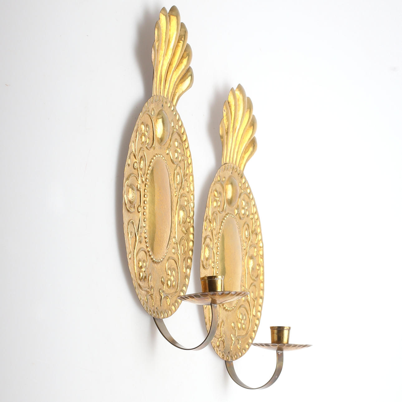 LJUSPLÅTAR, ett par, gulmetall, 1900-tal.