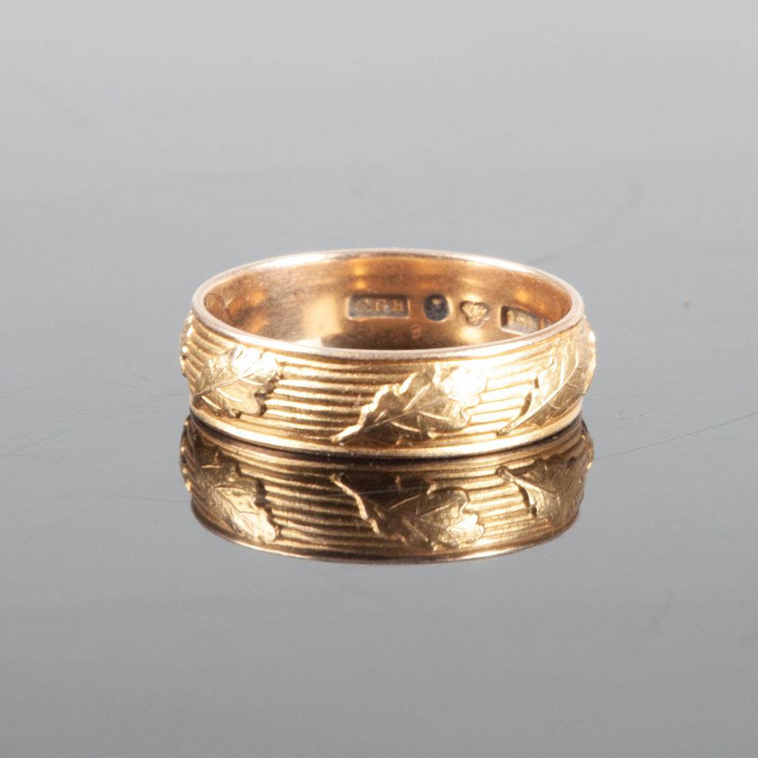 RING. Gold 18k, weight approx 8,0 g.