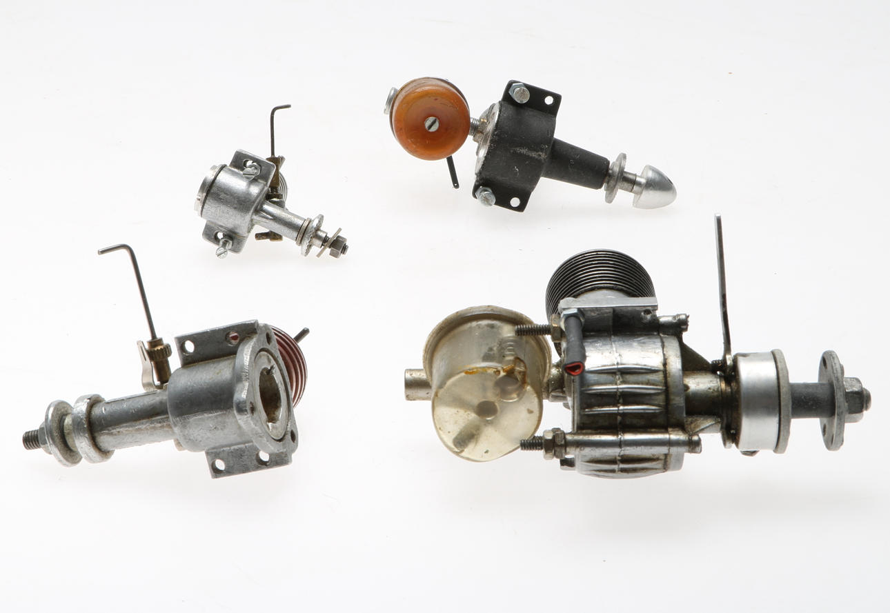 MOTORER, för modellflygplan, 4 stycken.