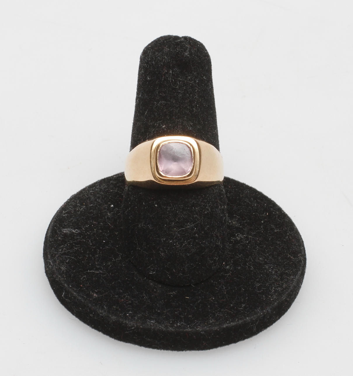 RING, 18k guld, med sten, vikt ca 7,8 gr.