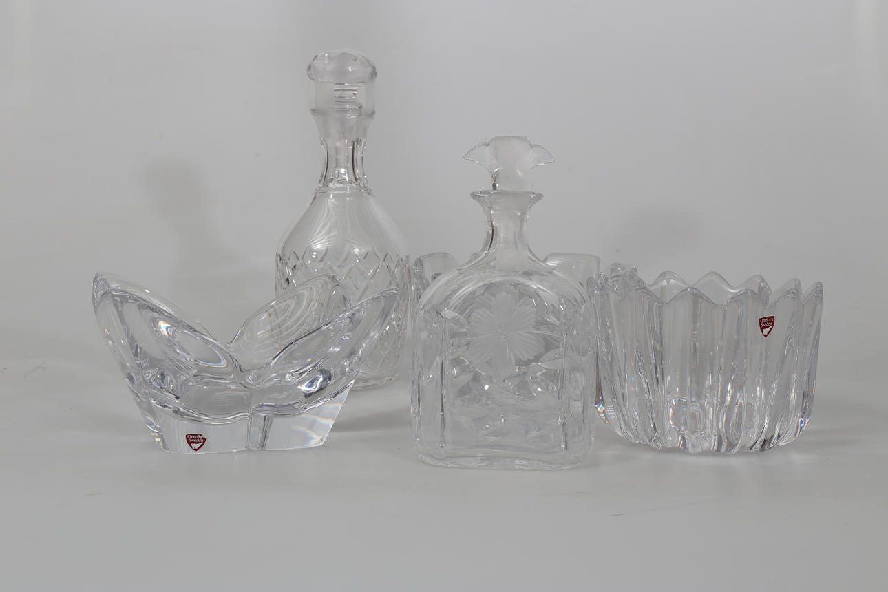 SKÅLAR OCH KARAFFER, kristall, 5 delar, bland annat Orrefors.