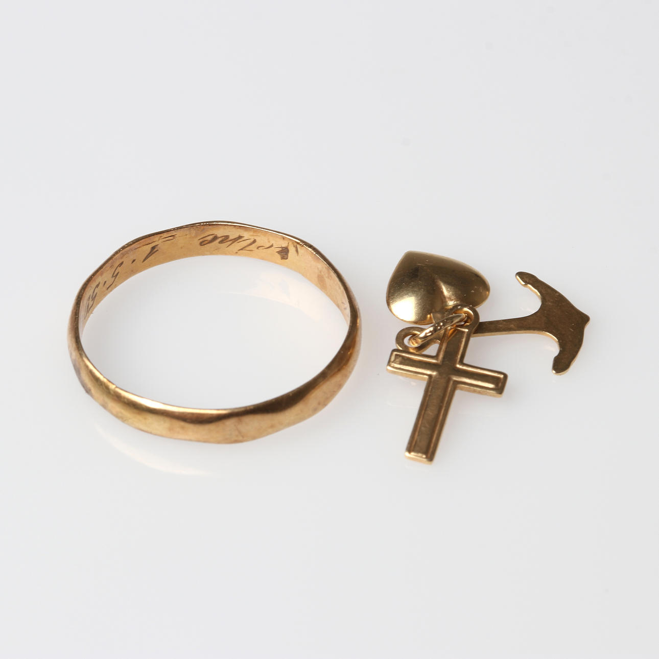 RING OCH BERLOCK. 14k guld, vikt ca 4,0 gram.