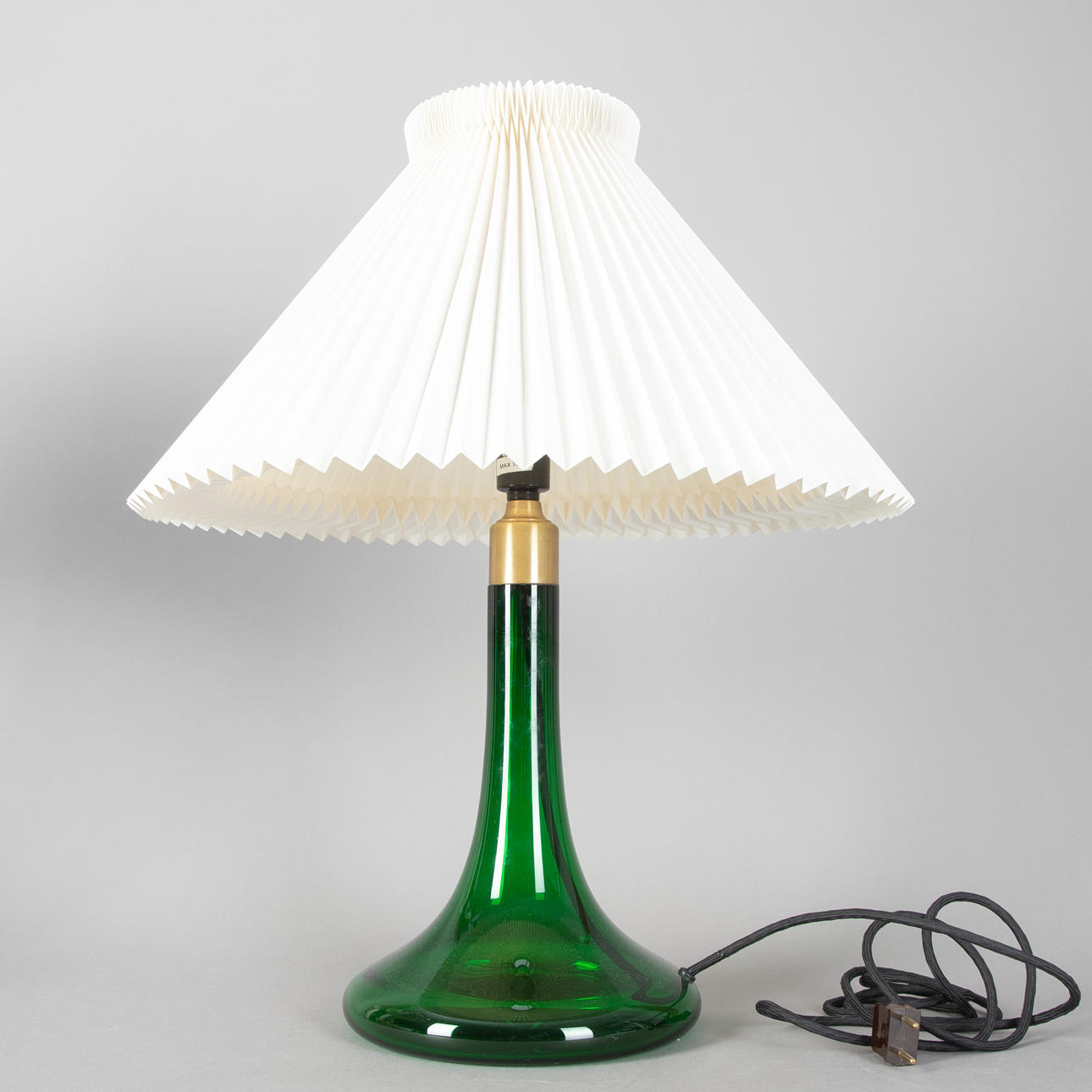 Le Klint. Tischlampe, grünes Glas.