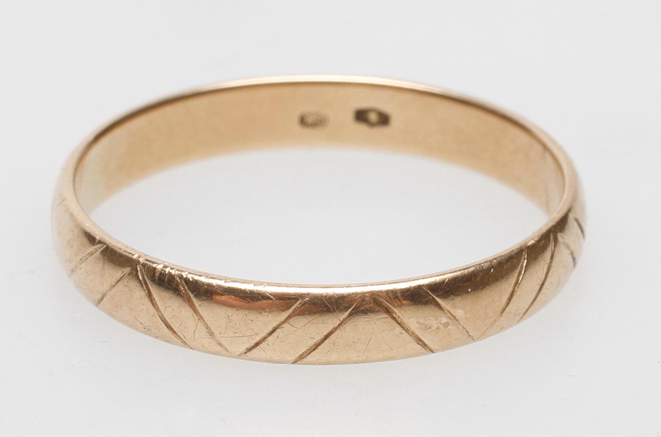 RING, 14k guld, vikt ca 3,2 gr.