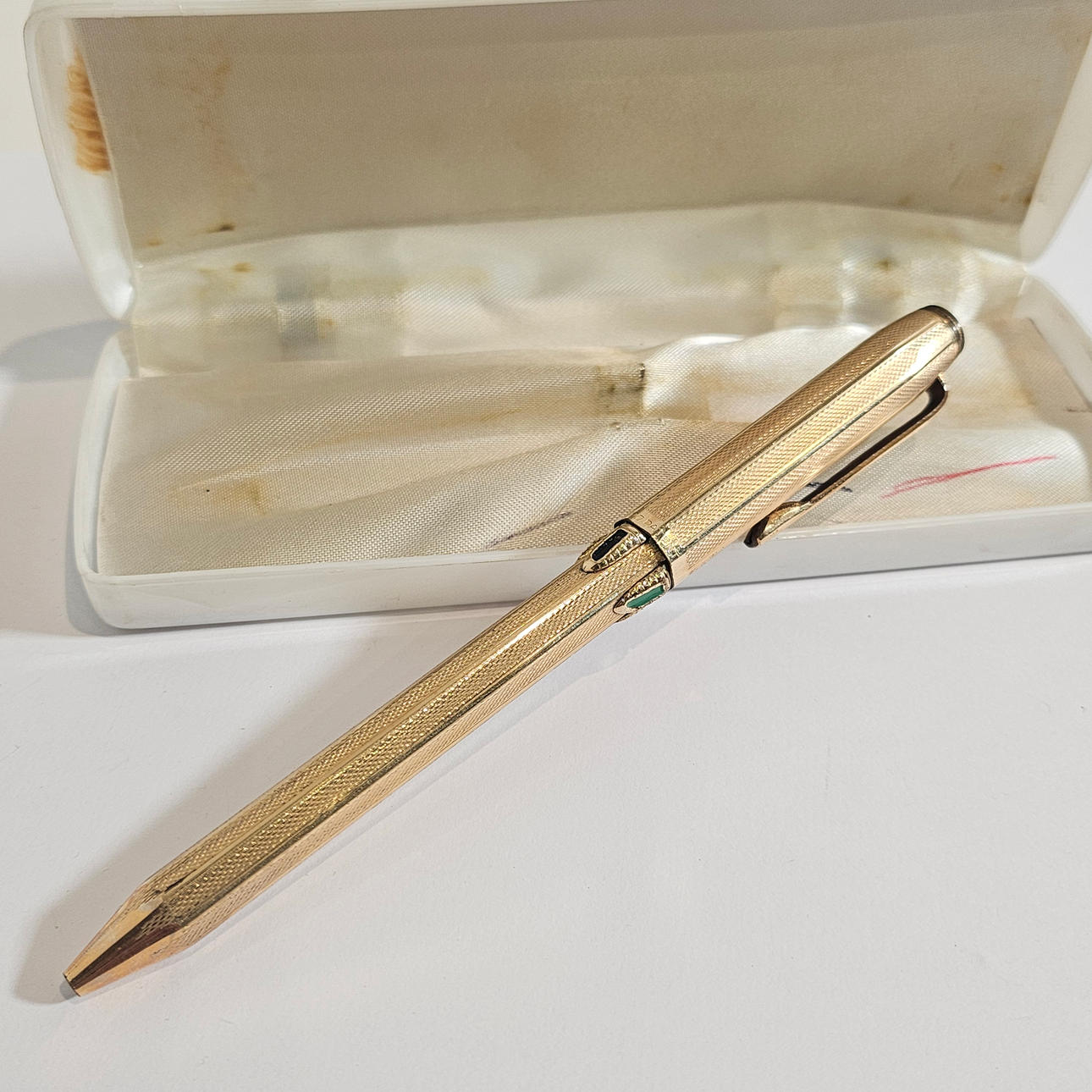 BOLÍGRAFO MULTIUSOS STENAX CON BAÑO EN ORO AMARILLO.