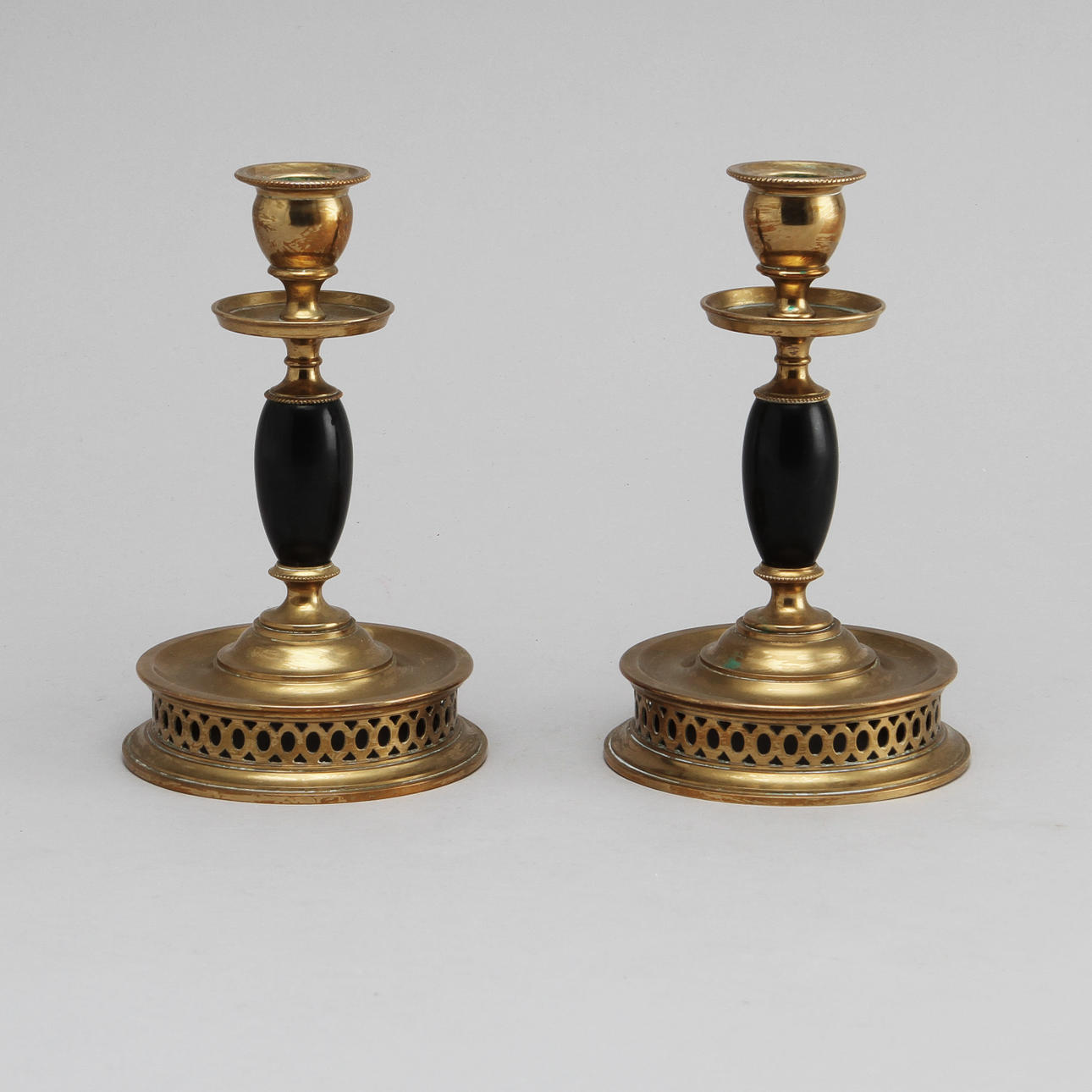 LJUSSTAKAR, ett par, Skultuna Bruk, Modellnr 67.