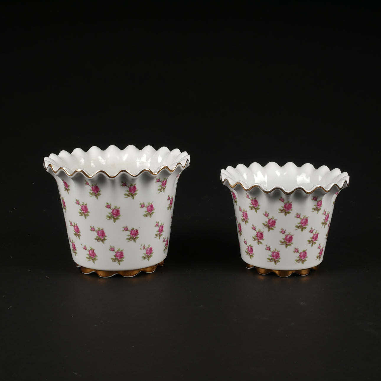 YTTERFODER, 2 stycken, porslin, Upsala Ekeby Karlskrona.