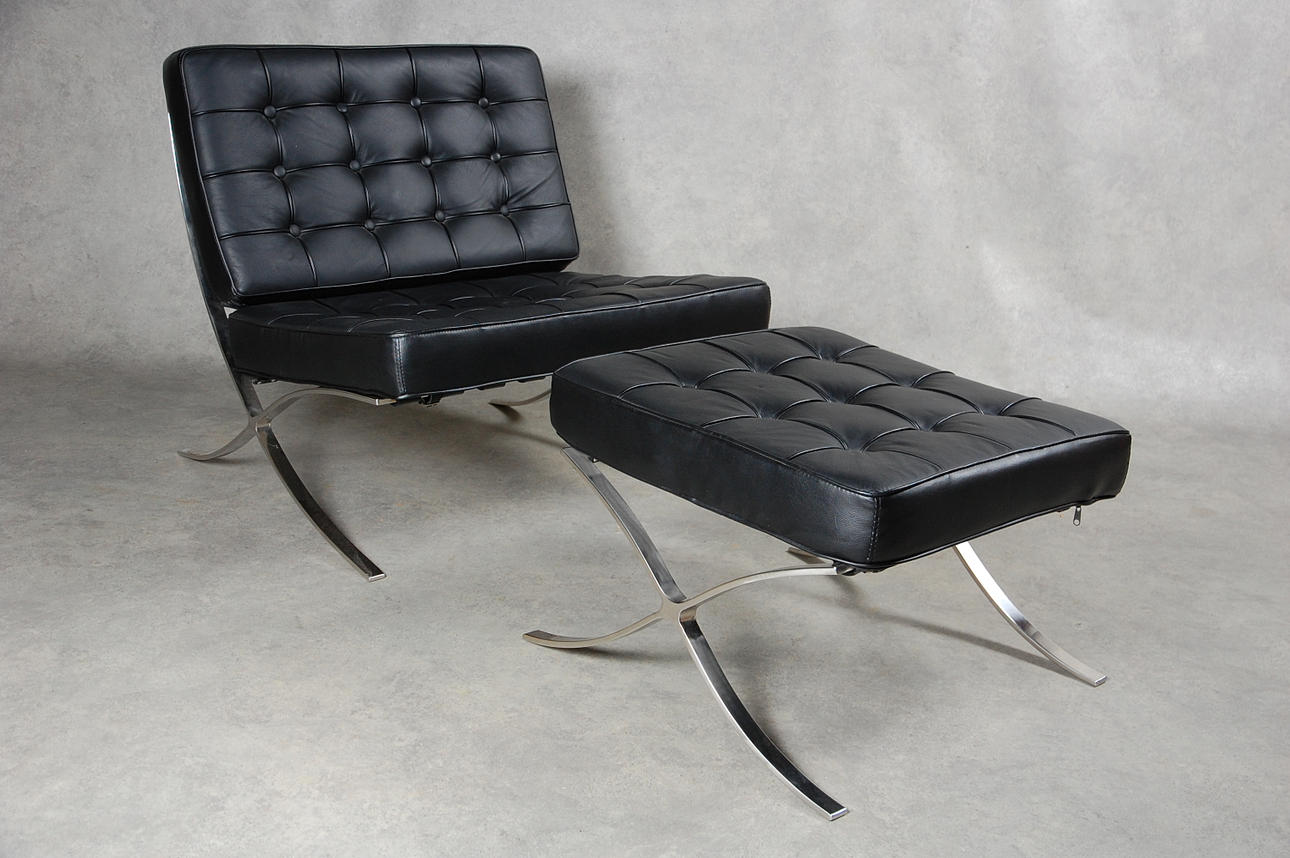 FÅTÖLJ MED FOTPALL, efter, " Barcelona " Ludwig Mies van der Rohe.