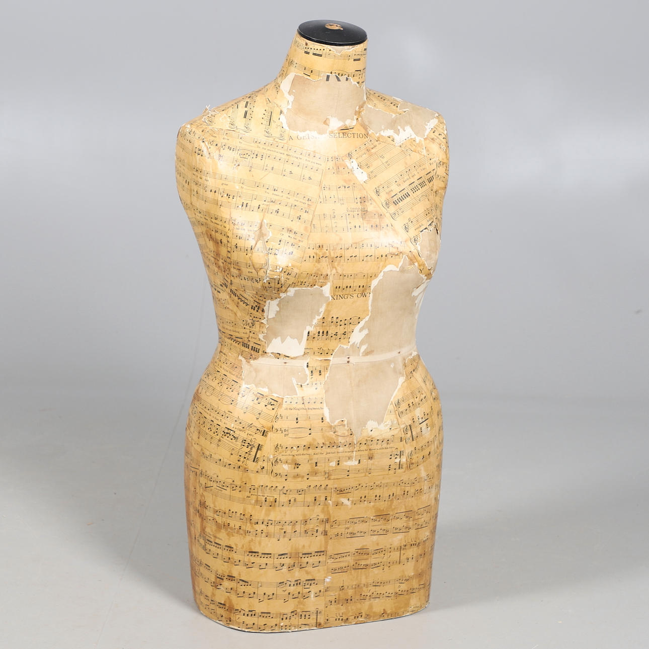 SKYLTDOCKA, KVINNLIG, 1900-TALETS BÖRJAN.