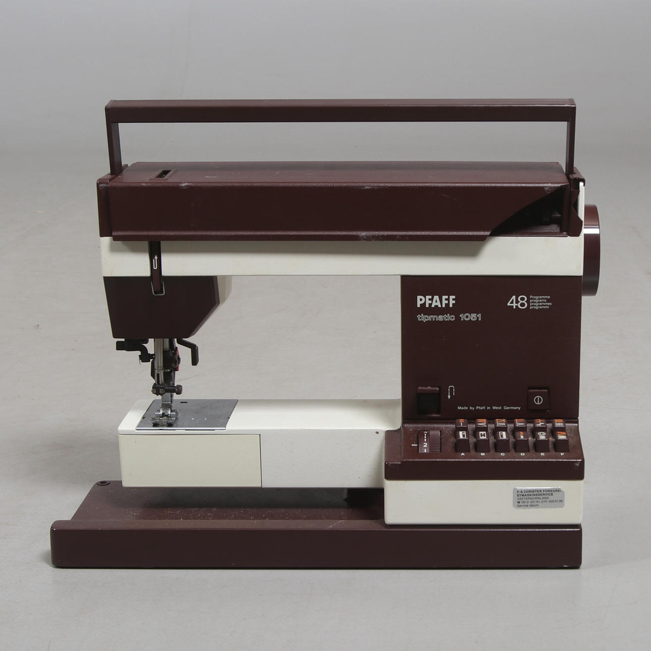 SEWING MACHINE, model Tipmatic 1051, PFAFF, Germany.
