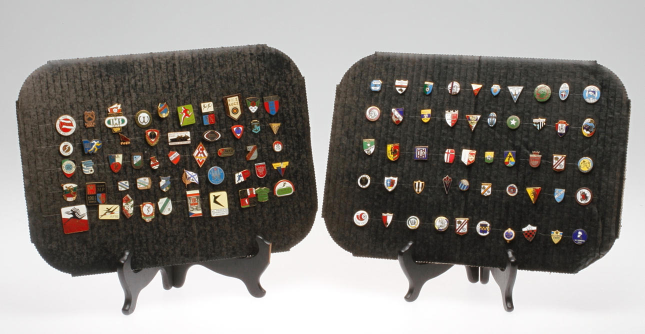 PINS, cirka 100 st. Sport- samt sportklubbar.