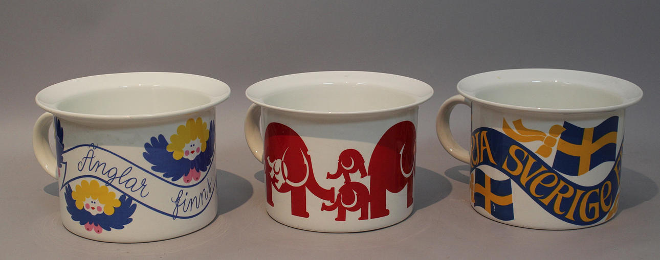 MARGARETA HENNIX. Parti porslin (3). 3 st pottor. Gustavsberg.