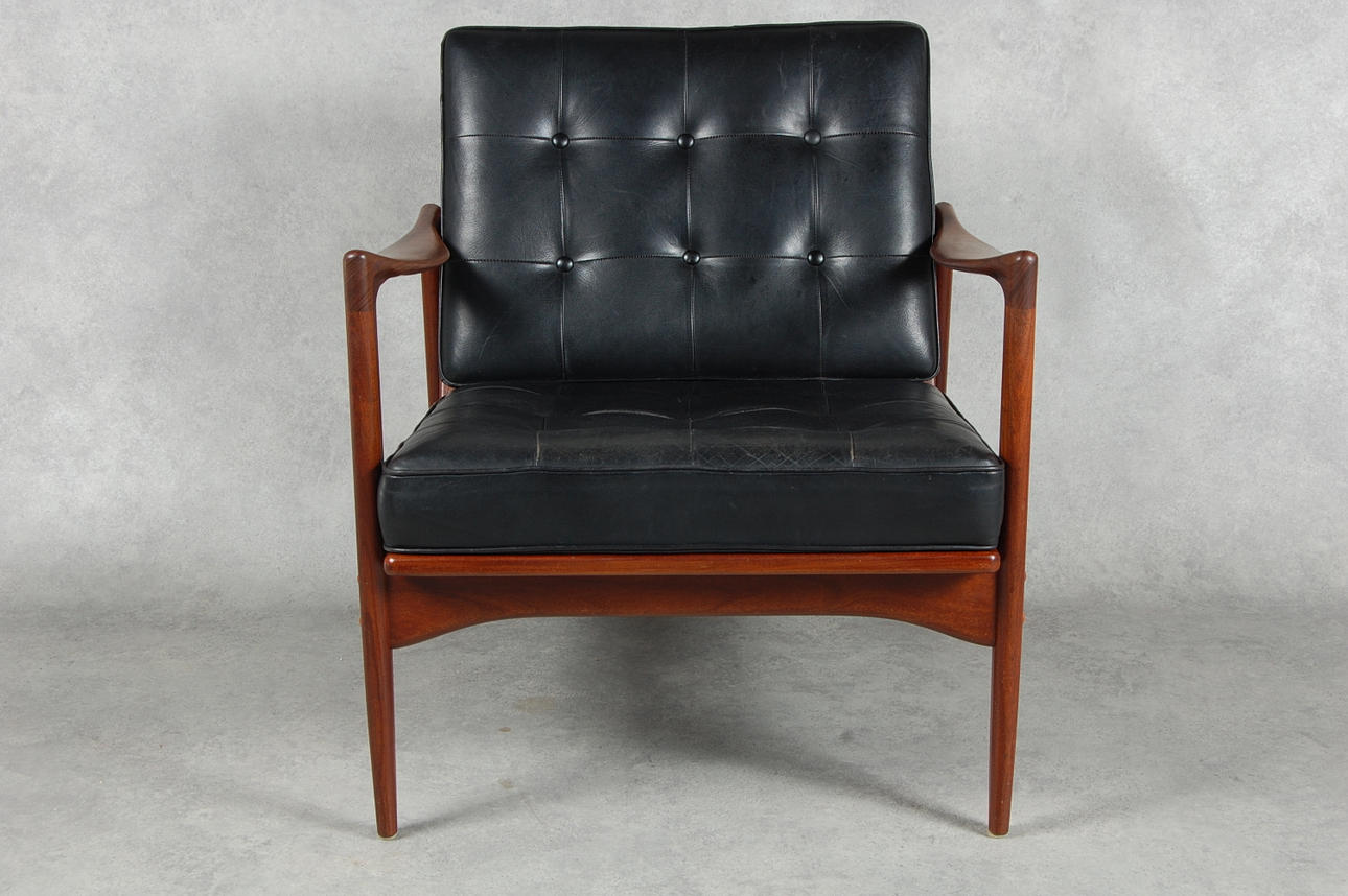 IB KOFOD-LARSEN. fåtölj, OPE Möbler, Jönköping, originaldynor i svart skinn.